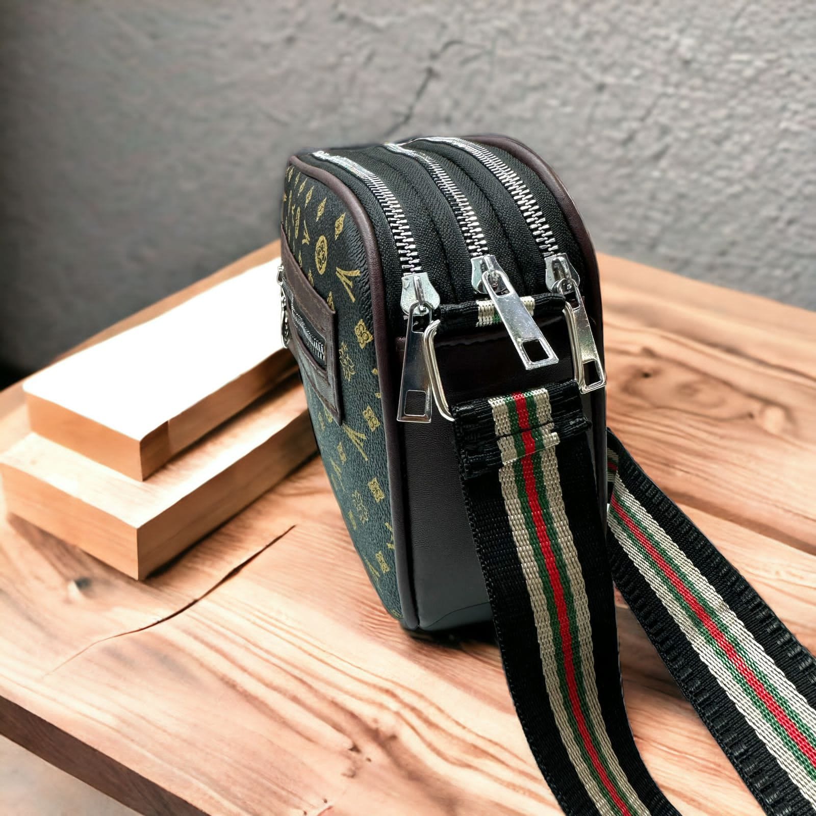Chic Convenience: Long-Handled Ladies Pouch for Effortless Elegance